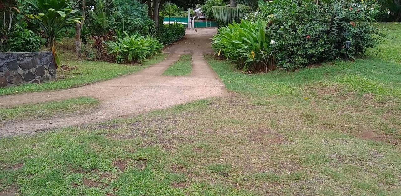 Fare Mihimana Hotel Vai'are Bagian luar foto